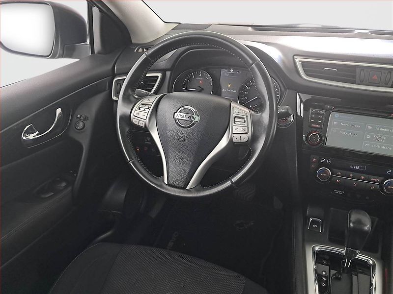 Nissan Qashqai (2015) 1.2 DIG-T, Automat, Serv.kniha - fotka 7 z 19