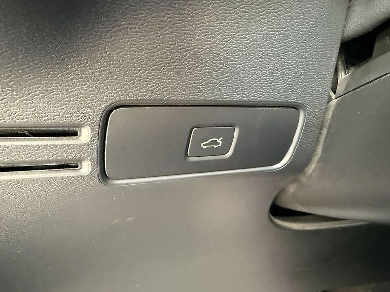 Volvo XC40 Recharge Single Motor 69kWh - fotka 31 z 37