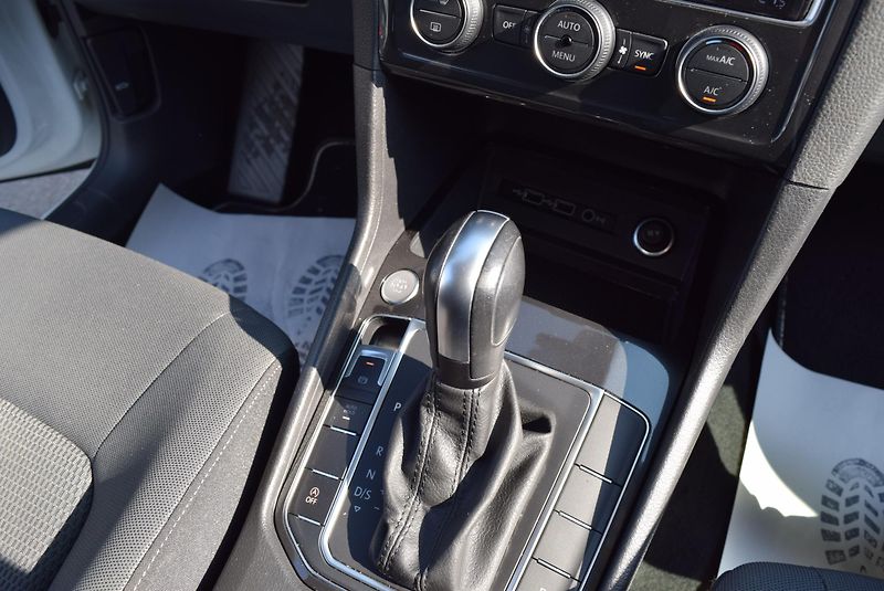Volkswagen Golf Sportsvan (2020) 1.5TSI EVO 110kw DSG LED TAŽNÉ - fotka 41 z 48