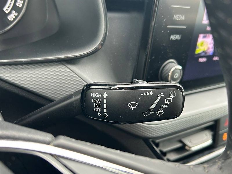 Škoda Scala Ambition 6MP 1,0TSI - fotka 14 z 22