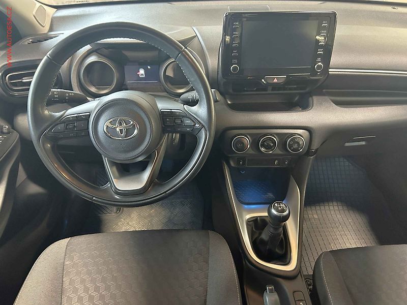 Toyota Yaris (2023) 1.5VVT-i, ČR, LED, AC - fotka 8 z 16