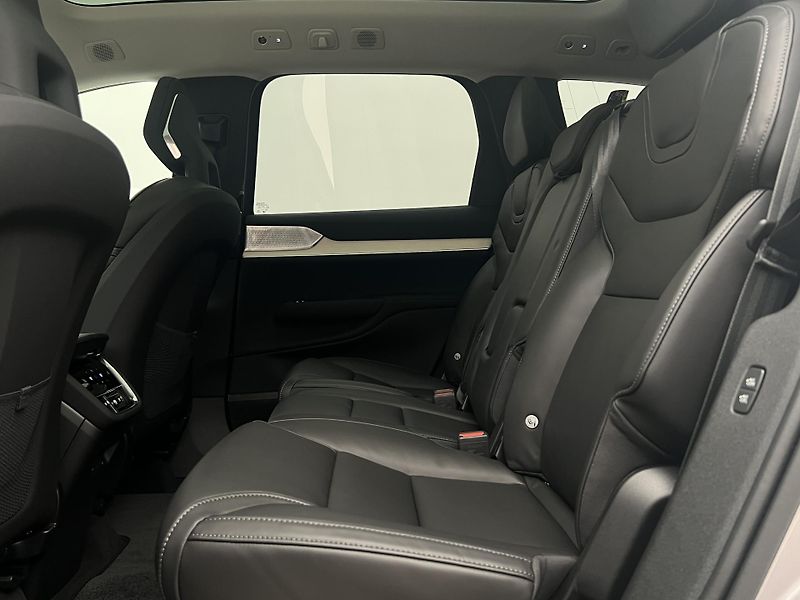 Volvo EX90 (2026) PURE TWIN PERFORMANCE ULTRA  - fotka 5 z 51