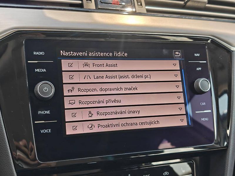 Volkswagen Passat Alltrack 7DSG 4Motion 2,0TDi - fotka 16 z 23