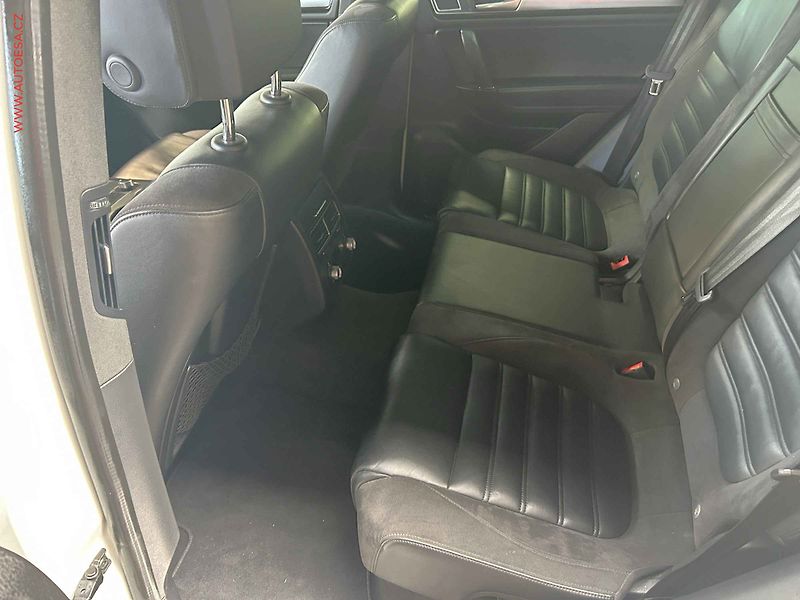 Volkswagen Touareg (2017) 3.0TDi 4x4, 2.maj,ČR, DSG - fotka 10 z 18