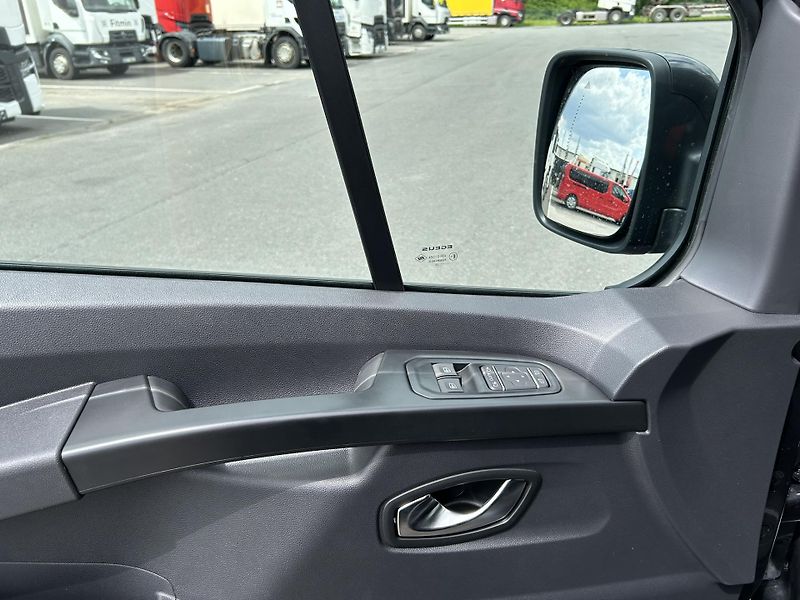 Renault Trafic (2026) CREW VAN L2H1 170k RED 5 míst - fotka 30 z 40