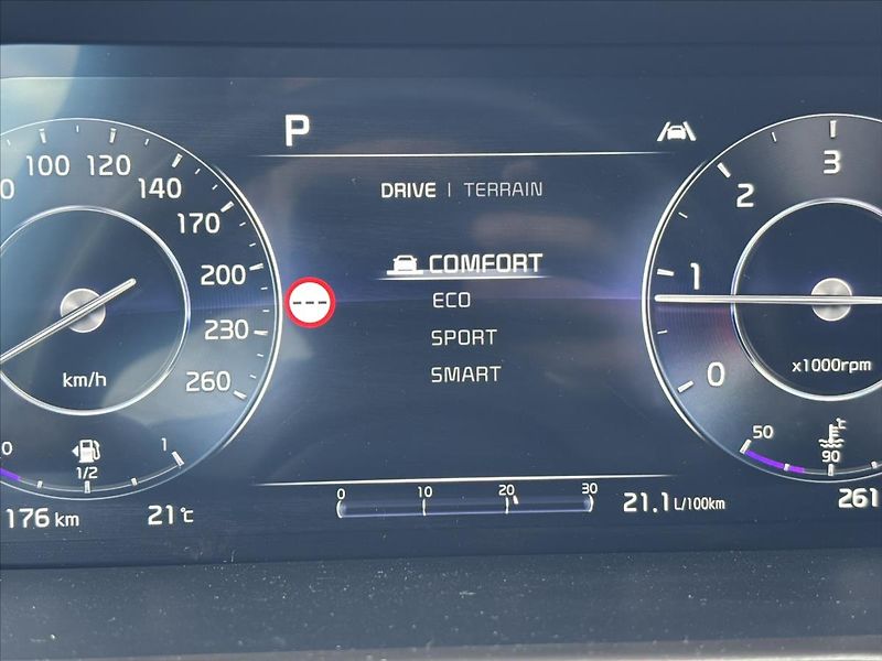 Kia Sorento 2,2 D 4x4 AT TOP ZÁRUKA 7MÍST - fotka 48 z 50