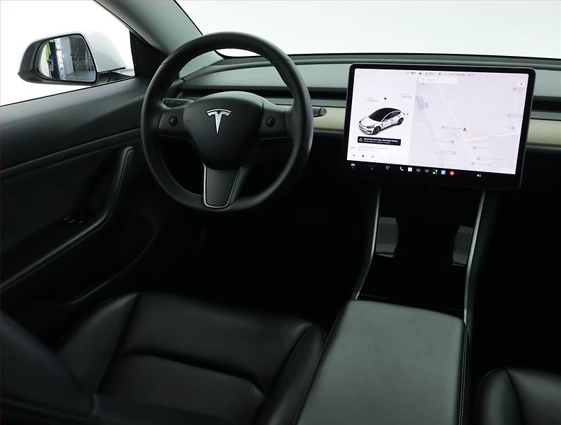 Tesla Model 3 (2019) Long Range 4WD 78kWh, SoH 83% - fotka 7 z 23