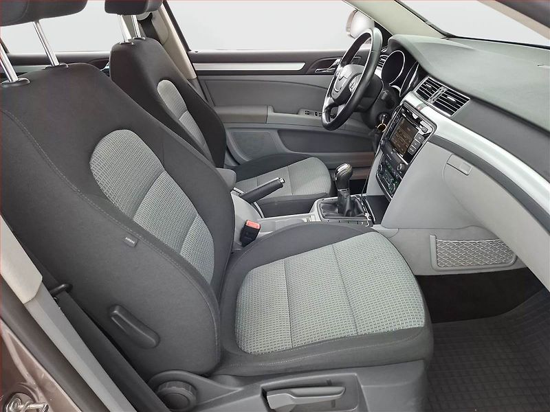Škoda Superb (2012) 2.0 TDI, Xenony, Tempomat - fotka 9 z 15