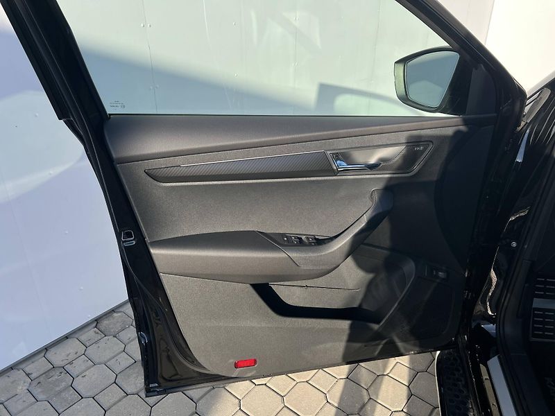 Škoda Karoq (2025) Sportline 7DSG 1,5TSI - fotka 19 z 24