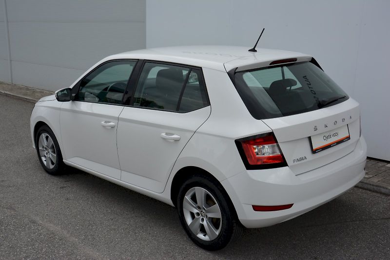 Škoda Fabia (2020) 1.0 TSI 70 kW Ambition PLUS - fotka 12 z 21