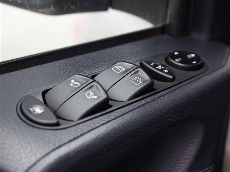Mercedes-Benz Viano 3,0 CDI V6 Long xenony - fotka 17 z 32