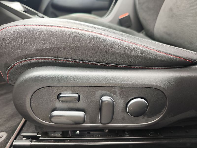 Hyundai Kona EV65kWh/150kW N-Line+ - fotka 38 z 39