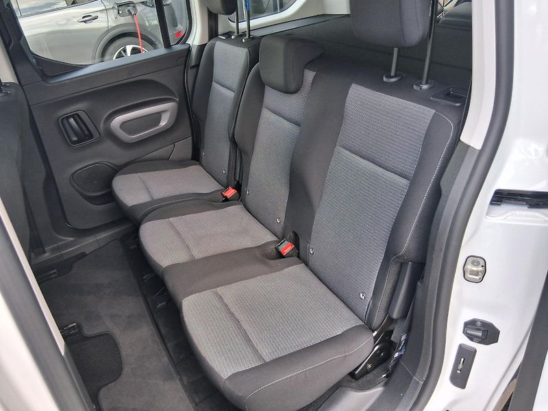 Toyota ProAce City Verso SHUTTLE 1.2 TURBO 81kW    - fotka 5 z 20