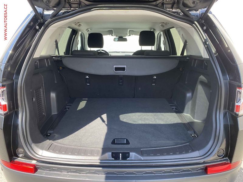 Land Rover Discovery Sport (2017) 2.0 TD4 4x4, Pure, navi - fotka 7 z 17
