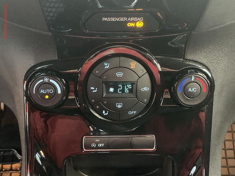 Ford Fiesta (2012) 1.0 EB, AC, park.asist - fotka 16 z 19
