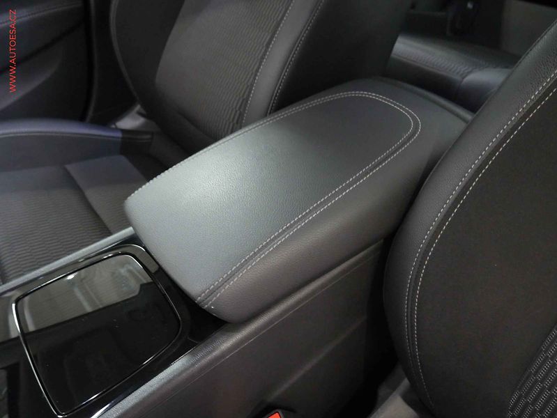 Opel Insignia (2021) 2.0CDTi, AT, výhřev sed - fotka 18 z 21