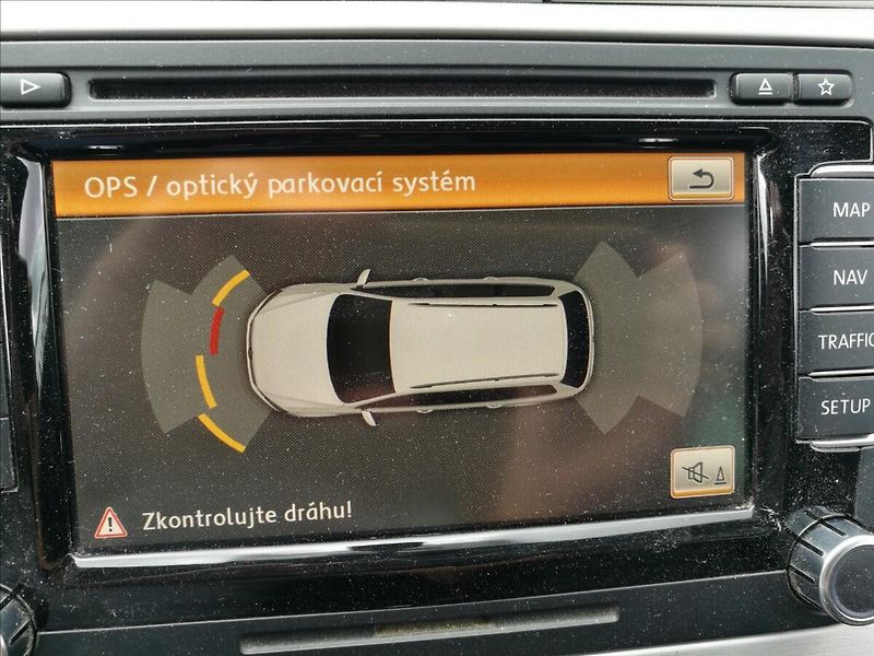 Volkswagen Passat 2,0 TDI Alltrack DSG 4motion - fotka 8 z 20