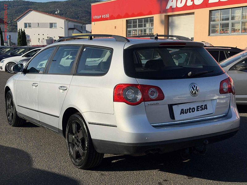 Volkswagen Passat (2008) 1.9TDi, AC, výhřev sed - fotka 6 z 16