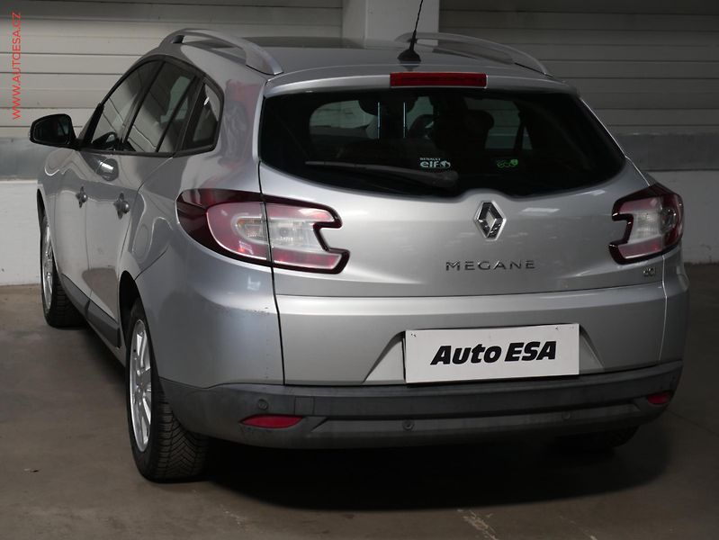 Renault Mégane (2010) 1.9 dCi, Navi, AC - fotka 4 z 18