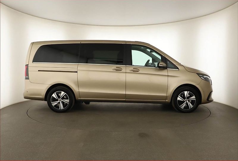 Mercedes-Benz Třídy V (2025) 220 d 4MATIC - fotka 6 z 20
