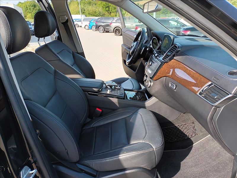 Mercedes-Benz GLS 3,0 350 d 4MATIC,DPH,TAŽNÉ - fotka 21 z 51