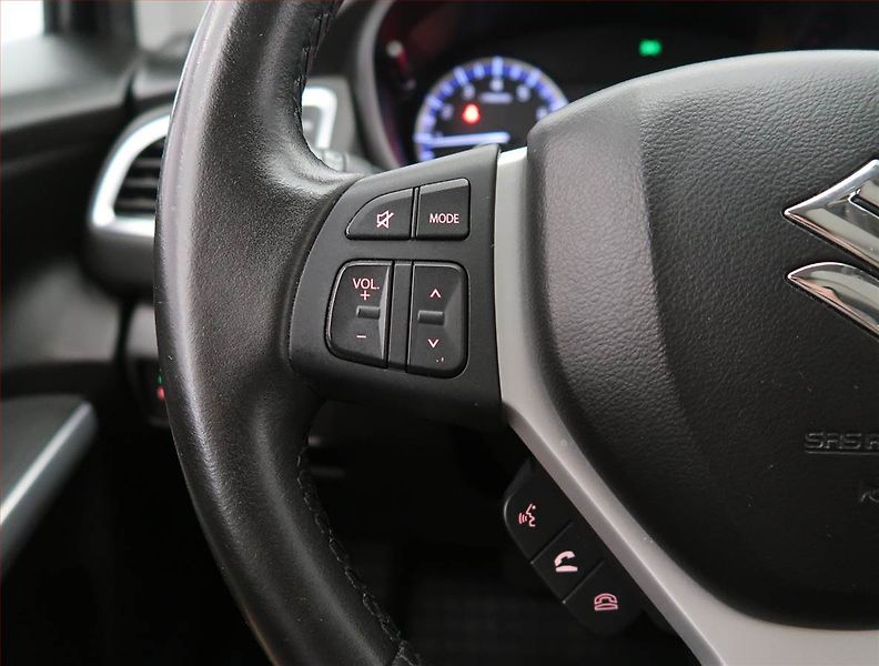 Suzuki SX4 S-Cross (2019) Elegance 1.4 BoosterJet, 4X4 - fotka 16 z 23