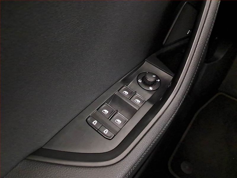 Škoda Superb (2020) Laurin&Klement 2.0 TDI - fotka 20 z 24