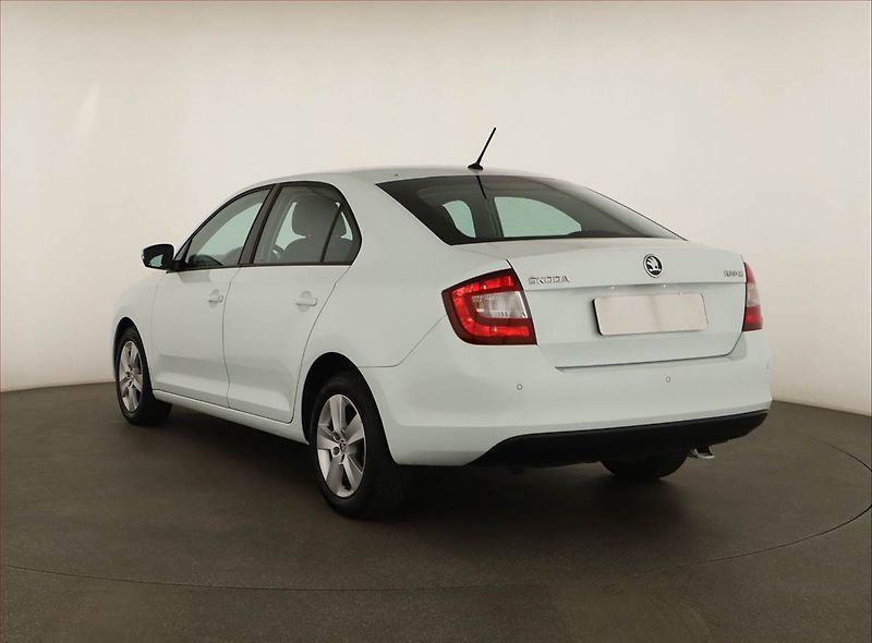 Škoda Rapid (2017) 1.0 TSI, Park. senzory - fotka 4 z 13