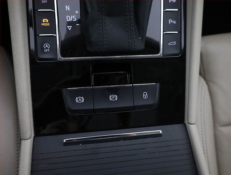 Škoda Superb (2015) Laurin&Klement 2.0 TSI, 4X4 - fotka 17 z 21