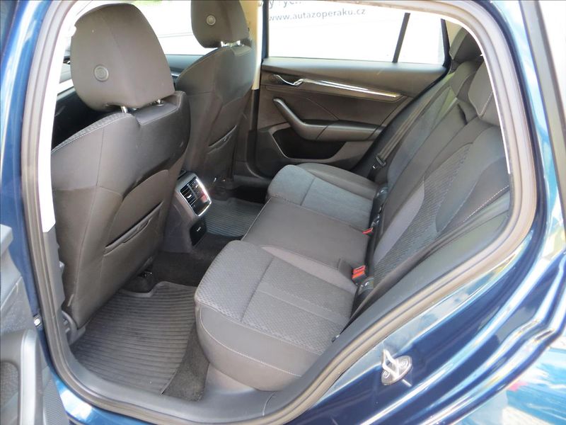 Škoda Octavia 2,0 TDI 85kW Style Kombi ČR - fotka 26 z 27