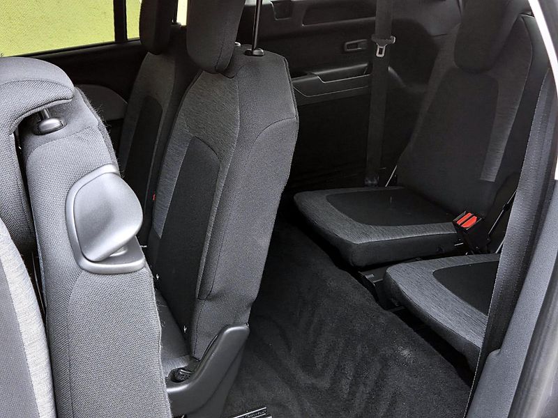 Citroën Grand C4 Picasso 1,5 bHDi 7m SERVISNÍ KNÍŽKA - fotka 26 z 52