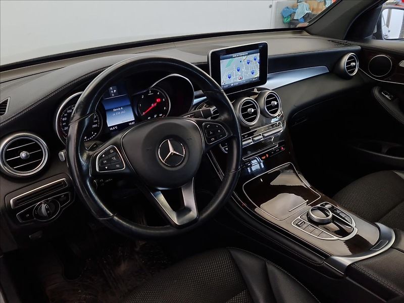 Mercedes-Benz GLC 250 d 4MATIC kupé - fotka 9 z 21