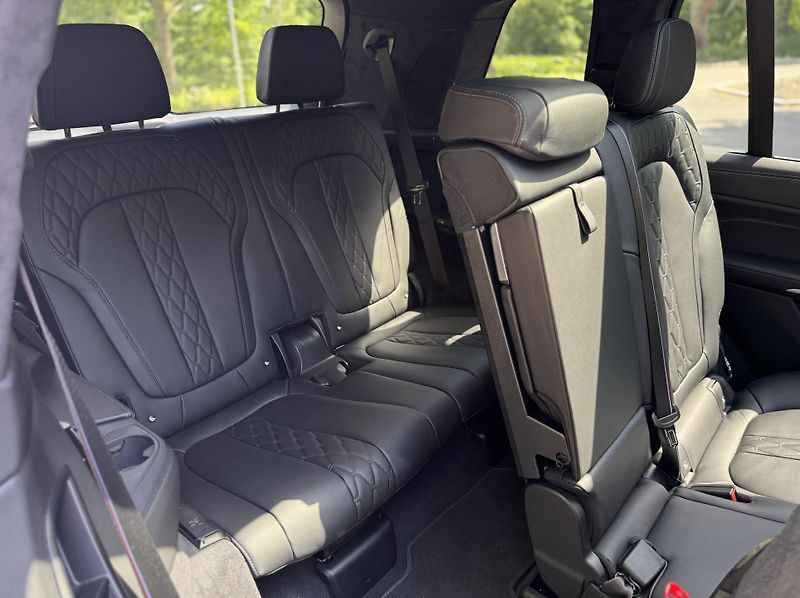 BMW X7 40d xDrive Msport PRO | max  - fotka 31 z 38