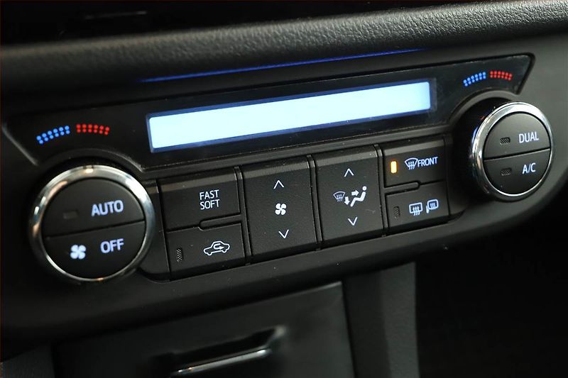Toyota Corolla (2016) 1.6 Valvematic, Tempomat - fotka 10 z 15