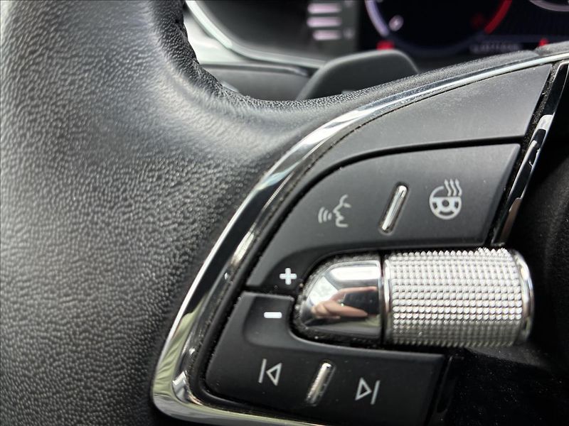 Škoda Superb 2,0 PANORAMA,TAŽNÉ,EL.KUFR - fotka 17 z 28