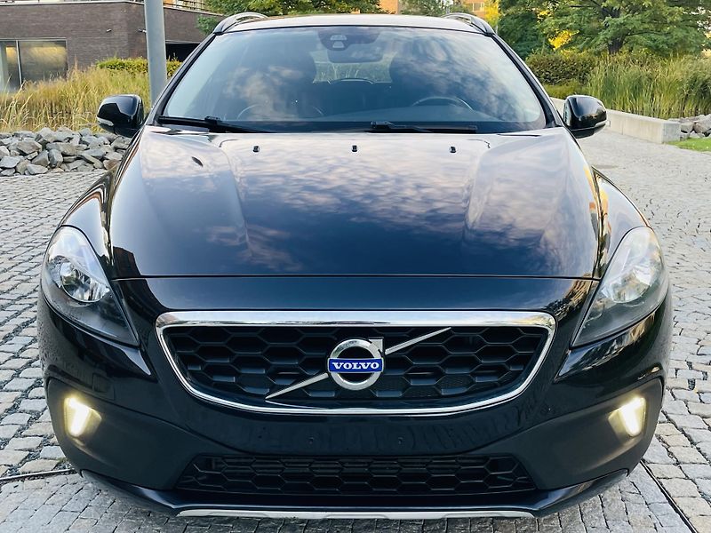 Volvo V40 2.0D3 MANUÁL CROSS SERVISKA  - fotka 8 z 43