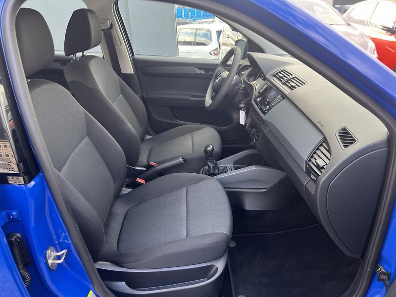 Škoda Fabia 1.0MPi 44kw KLIMA TEMPOMAT - fotka 26 z 36