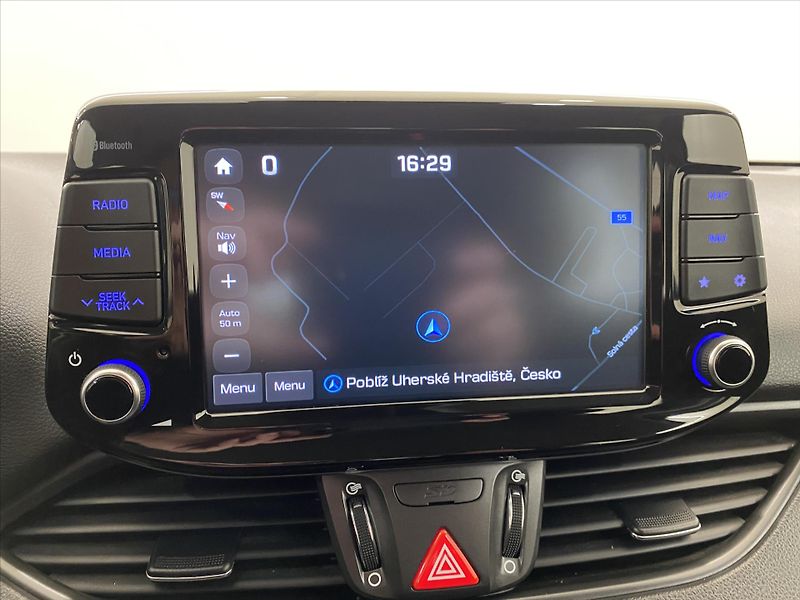Hyundai i30 1,6 CRDi 81 kW Navi - fotka 15 z 24