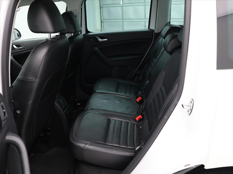 Škoda Yeti 2,0 TDI 103kW DSG 4x4 DPH - fotka 13 z 28