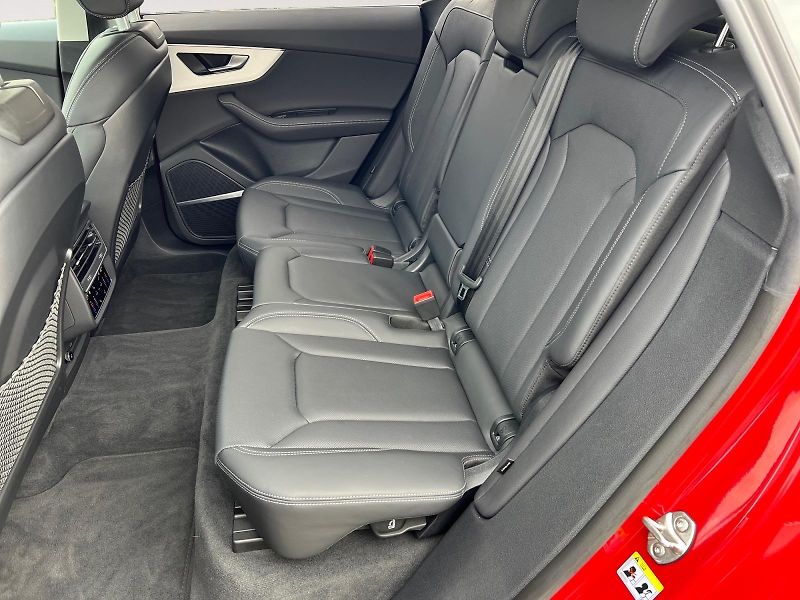 Audi Q8 (2025) S-LINE 50TDI WEBASTO HUP DPH - fotka 13 z 32