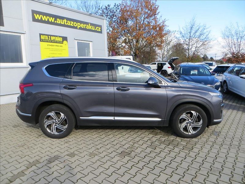 Hyundai Santa Fe 2,2 CRDi Smart 4x4 DCT 142kW - fotka 10 z 28