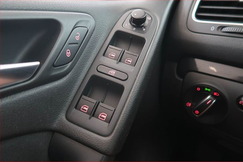 Volkswagen Golf (2009) 1.4 TSI, Automat - fotka 15 z 15