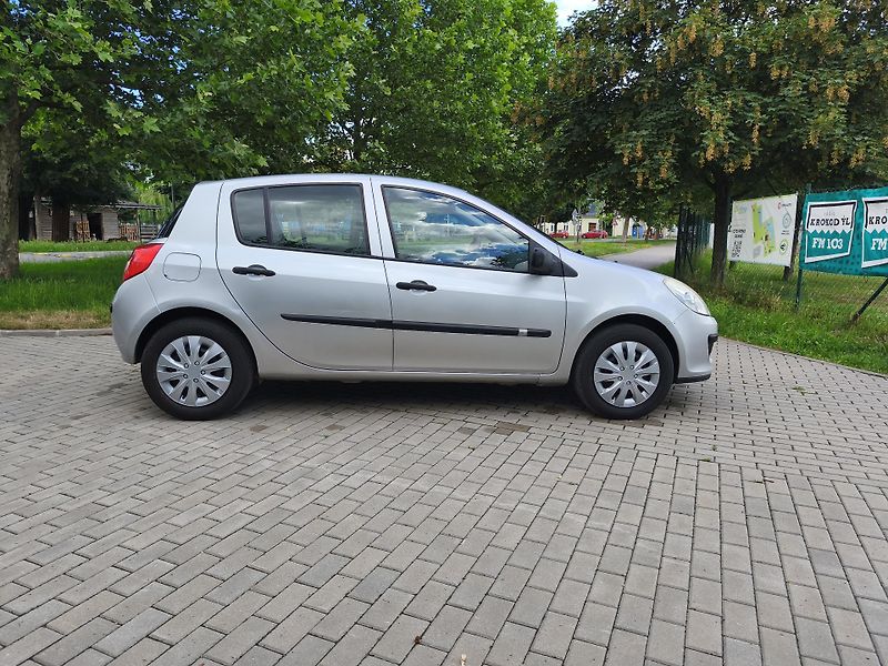 Renault Clio 1.2 confort- nové rozvody - fotka 12 z 23