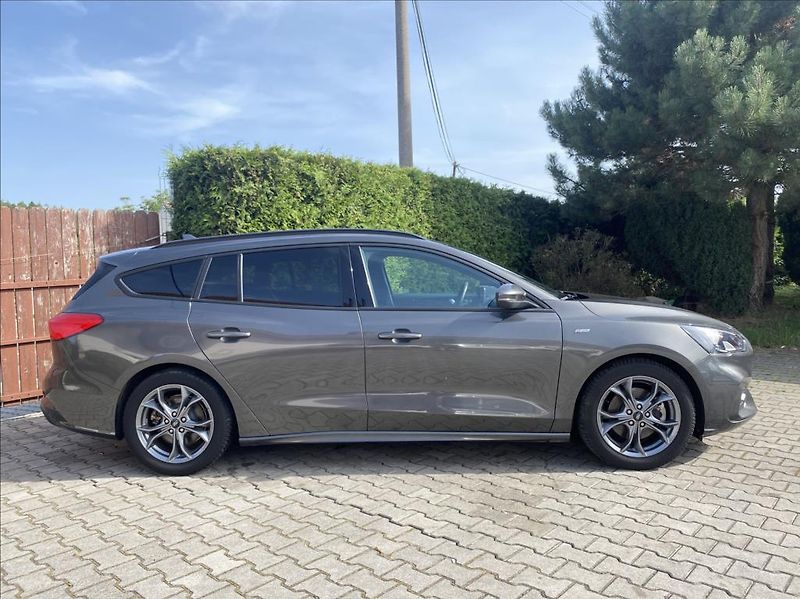 Ford Focus 1,5 TDCi  ST-line / záruka - fotka 6 z 42