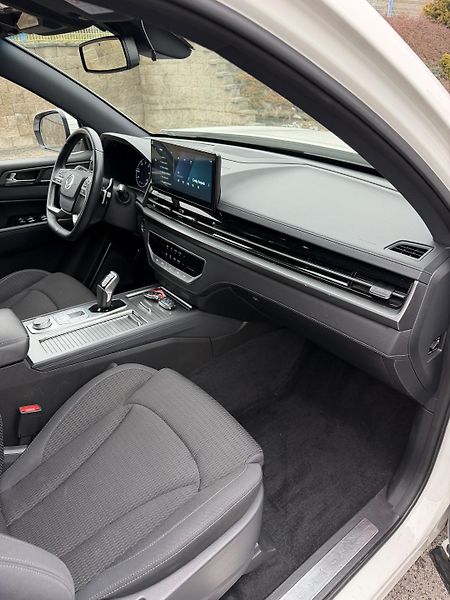SsangYong Rexton 2,2D 148kW 4x4 7míst  závěs  - fotka 14 z 18