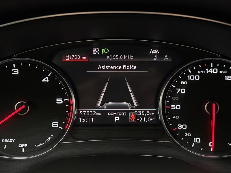 Audi A6 AVANT 3.0 TDI 50 QUATTRO CZ - fotka 24 z 52