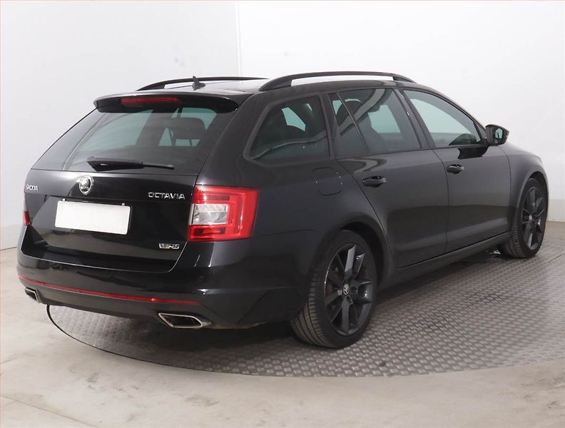 Škoda Octavia (2015) RS 2.0 TSI, Automat - fotka 5 z 17