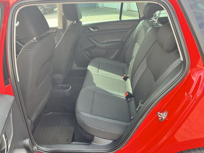 Škoda Rapid (2014) 1,6TDI 66KW AMBITION FRESH - fotka 18 z 22
