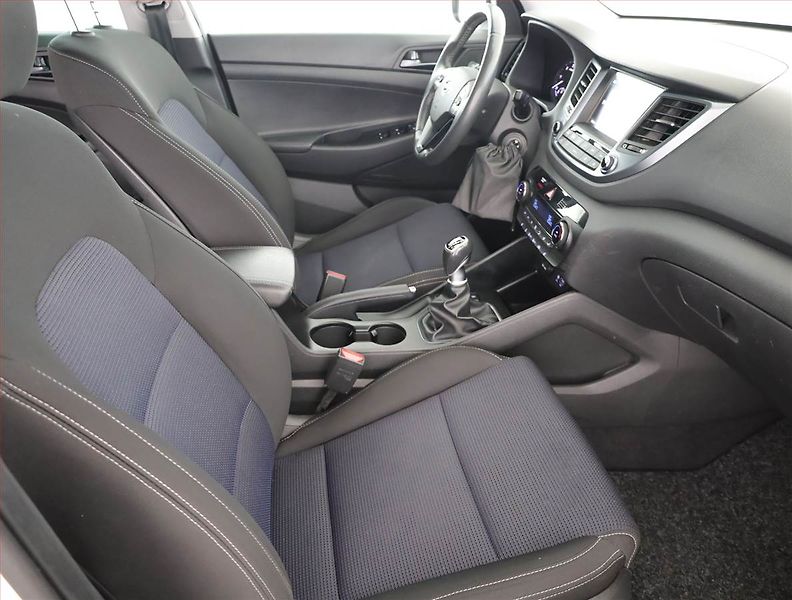 Hyundai Tucson (2017) 1.7 CRDi, Serv.kniha, Tempomat - fotka 7 z 18