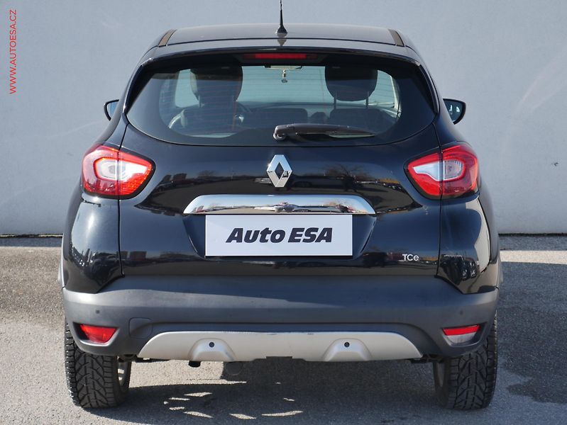 Renault Captur (2016) 1.2 TCe, AT, park.asist - fotka 5 z 15